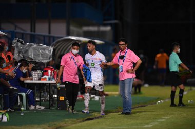 Bangkok-thailand-11SEP2021-JEFFREN # 80 Lumphun savaşçısı 2021 sırasındaki gümrük ladkrabangları arasında Ladkrabang54 Stadyumu, Tayland 'da lumphun savaşçısına karşı savaşıyor.