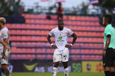 Bangkok-thailand-11-SEP-2021-ALY CISSOKHO # 41 Lumphun savaşçısı 2021 sırasındaki gümrük ladkrabang ile ladkrabang54 Stadyumu, Tayland 'daki lumphun savaşçısına karşı savaşıyor.