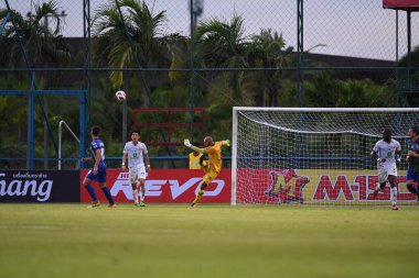 Bangkok-thailand-11SEP2021: SAMUEL POR CUNNINGHAM # 81 lumphun savaşçısı 2021 yılında gümrük ladkrabang 'ı ile ladkrabang54 stadyumu, Tayland' da lumphun savaşçılarına karşı savaşıyor.