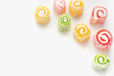 Doğulu tatlılar, beyaz arka planda Türk zevki 