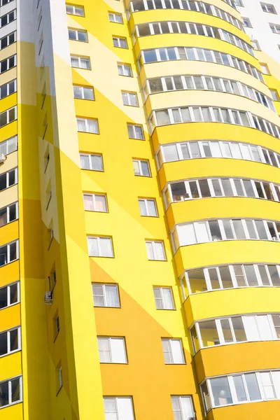 renkli yüksek binalar, yerleşim alanları, yeni binalar