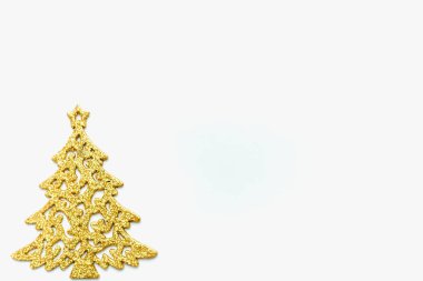 Beyaz arka planda Noel ağacı, Noel ağacı oyuncağı, altın Noel ağacı, Noel süslemeleri 