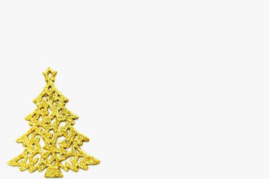 Beyaz arka planda Noel ağacı, Noel ağacı oyuncağı, altın Noel ağacı, Noel süslemeleri 