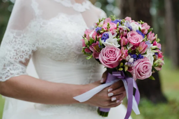 Gelin buketi pembe güller, gelin buketi, düğün günü 