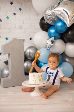 Önce çocuk kaza yaptı.