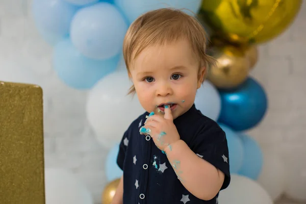Bebé Come Pastel Azul Smash —  Fotos de Stock