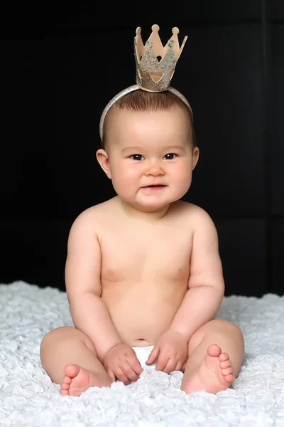 Baby bära krona — Stockfoto