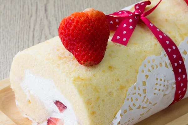 Cake roll with strawberry — Stock Photo, Image