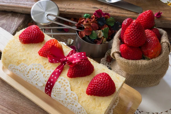 Strawberry rulle tårta — Stockfoto