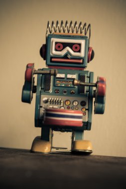 teneke oyuncak robot