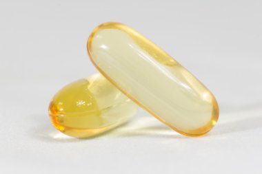  Balık karaciğer yağı kapsülleri