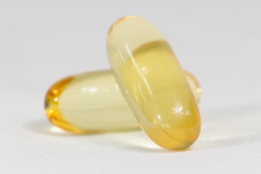  Balık karaciğer yağı kapsülleri