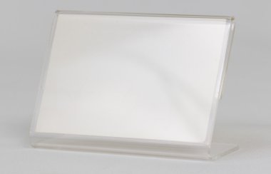 Akrilik kart sahibi