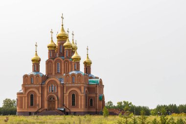 Achairsky manastırı. Varsayım Katedrali. Omsk, Rusya - 05 Ağustos 2021.