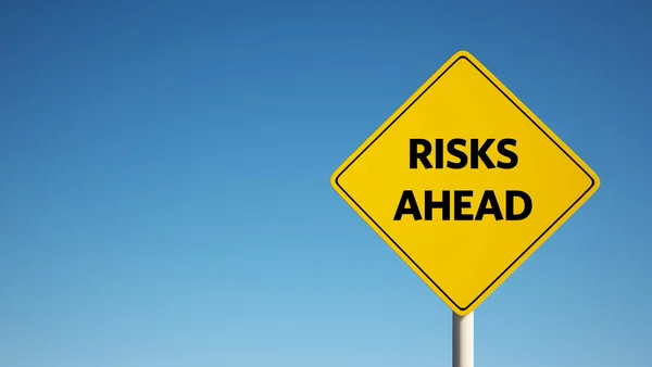 Risiko-Schild mit Klemmbrett — Stockfoto