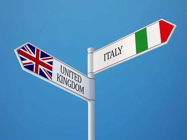 Förenade kungariket Italien tecken flaggor koncept — Stockfoto