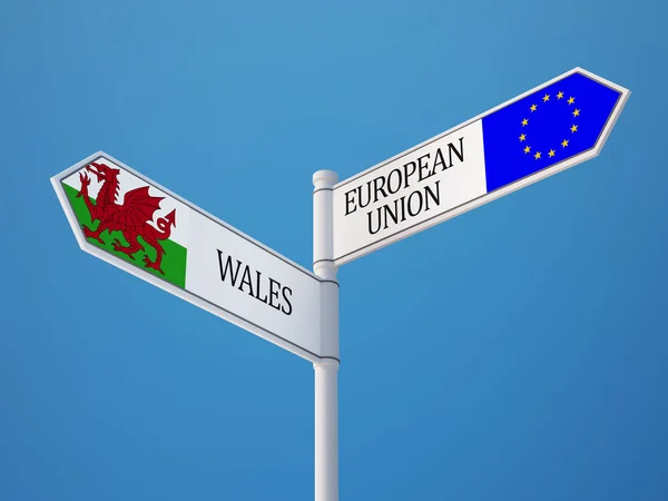 Europeiska unionen Wales tecken flaggor koncept — Stockfoto