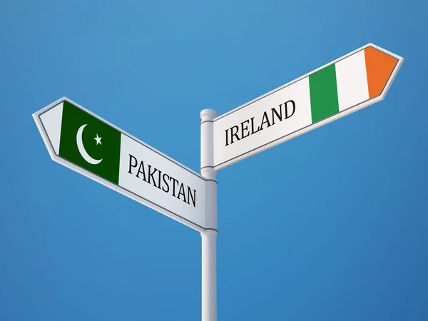 Pakistan Ierland teken vlaggen Concept — Stockfoto