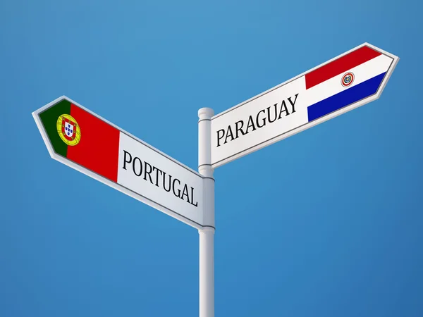 Парагвай и Португалия вывешивают флаги — стоковое фото