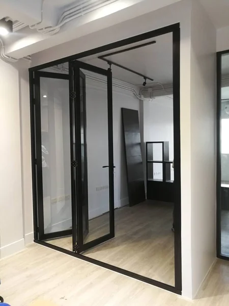 Mimari arka planda modern alüminyum cam desen