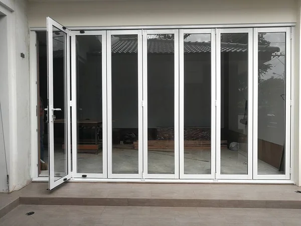 Mimari arka planda modern alüminyum cam desen