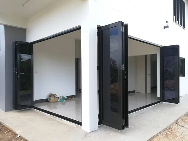 Mimari arka planda modern alüminyum cam desen