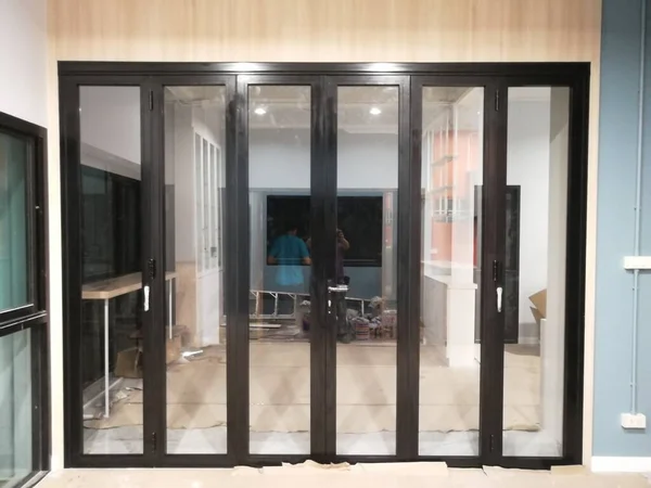 Mimari arka planda modern alüminyum cam desen