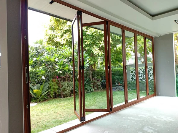 8 ideas de Puerta y media salida a patio  puertas de aluminio, puertas de  aluminio modernas, ventanas de aluminio