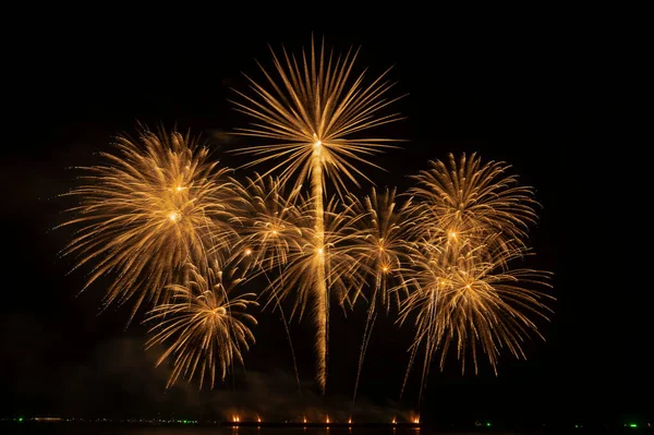 Fuochi Artificio Fuochi Artificio Che Celebrano Sfondo Nero Con Spazio — Foto Stock