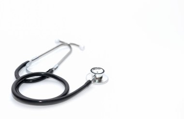 Fotokopi alanı beyaz arkaplanda tıbbi konsept steteskop