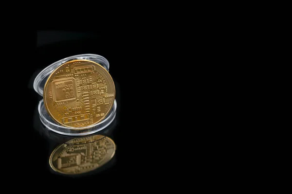 Bitcoin Moeda Ouro Com Espaço Cópia Conceito Tecnologia Conta Fundo — Fotografia de Stock