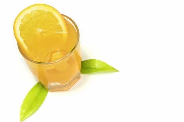 Fruta Naranja Vidrio Sobre Fondo Blanco Con Espacio Para Copiar —  Fotos de Stock