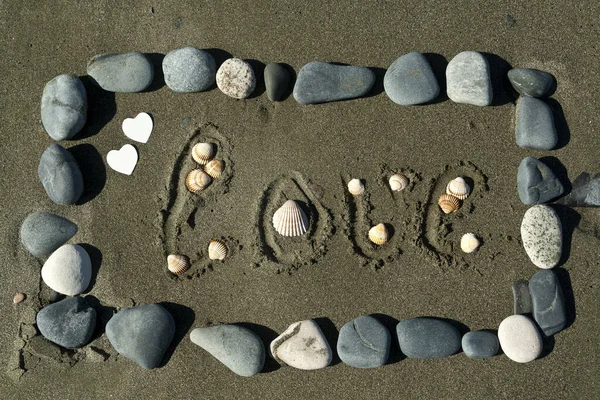 Rektangulär Ram Från Stenar Med Ord Kärlek Inne Stranden Sand — Stockfoto