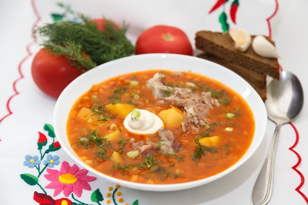 Salat aus Krabbenspießen. — Stockfoto