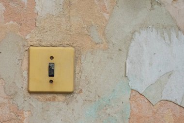 Işıklı eski duvar