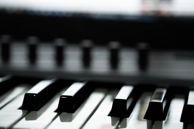 Ses kontrollü piyano tuşları