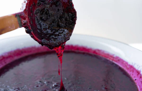 Olgun üzümlerden yapılmış reçel