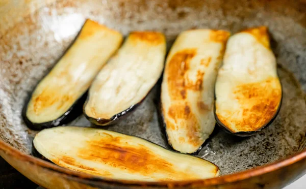 Melanzane Sono Fritte Una Pentola — Foto Stock