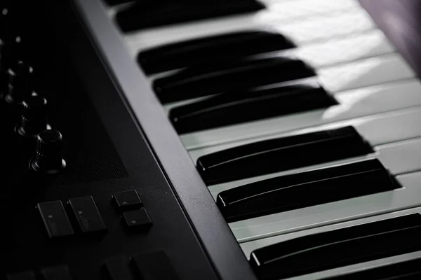 Teclas Teclado Midi Blanco Negro —  Fotos de Stock