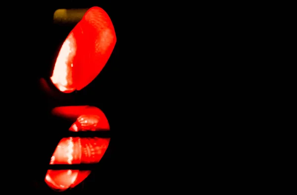 Piros Lámpa Közlekedési Lámpánál Éjszaka — Stock Fotó