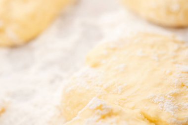 Işık huzmelerinde hamur ve un