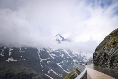 Avusturya 'dan Glossglockner' a inanılmaz bir manzara. Temmuz 'da kar yağacak..