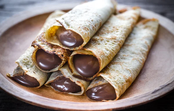 Crepe dengan krim cokelat — Stok Foto