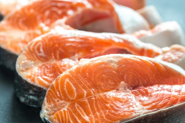 Filetes de trucha crudos — Foto de Stock