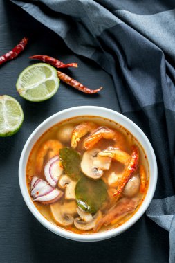 Tay tom yum çorbası