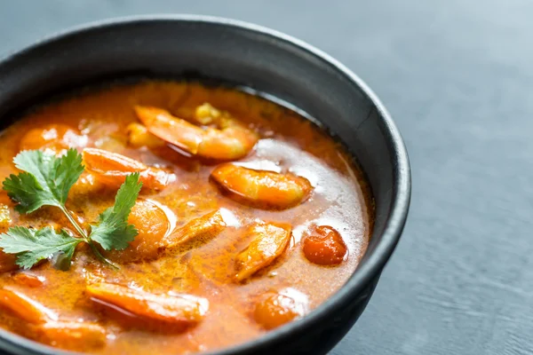 Kom van Thaise gele curry met zeevruchten — Stockfoto