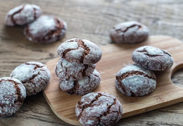 Chocolate cookies on the wooden board — Stock Photo, Image