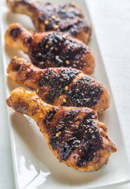 ızgara tavuk drumsticks