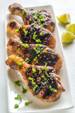 ızgara tavuk drumsticks