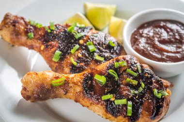 ızgara tavuk drumsticks